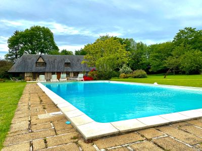 propriété 11 Pièces en vente sur ST MARTIN AUX CHARTRAINS (14130) Vente Propriété Saint-Martin-aux-Chartrains 11 Pièces 380 m²
