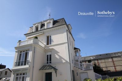 maison de ville 8 Pièces en vente sur DEAUVILLE (14800) Vente Maison de ville Deauville 8 Pièces 198 m²