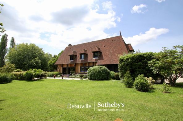 Sale Norman house Saint-Gatien-des-Bois 5&nbsp;Rooms 200&nbsp;m²