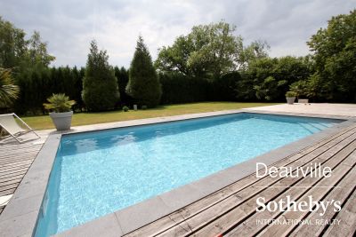 Sale Contemporary house Saint-Gatien-des-Bois 9&nbsp;Rooms 270&nbsp;m²