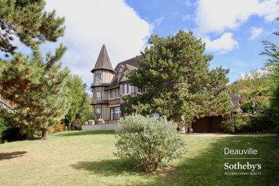 manor house 12 Rooms for sale on TROUVILLE SUR MER (14360) Sale Manor house Trouville-sur-Mer 12 Rooms 400 m²