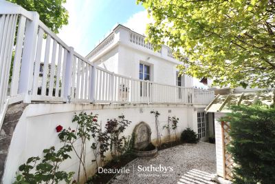 house 5 Rooms for sale on DEAUVILLE (14800) Sale House Deauville 5 Rooms 150 m²