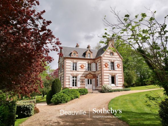 Vente Maison de maître Trouville-sur-Mer 13&nbsp;Pièces 380&nbsp;m²