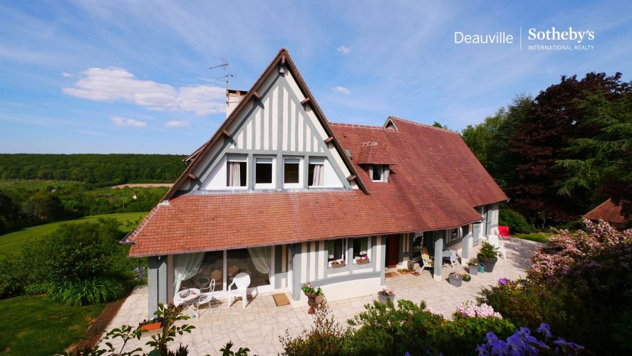 house 8 Rooms for sale on BARNEVILLE LA BERTRAN (14600)