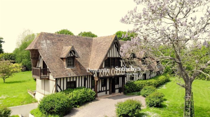 Vente Maison normande Saint-Gatien-des-Bois 7&nbsp;Pièces 240&nbsp;m²