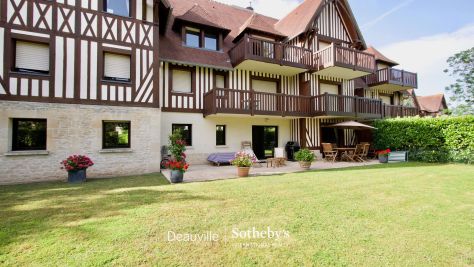 apartment 5 Rooms for sale on DEAUVILLE (14800) Sale Apartment Deauville 5 Rooms 125 m²