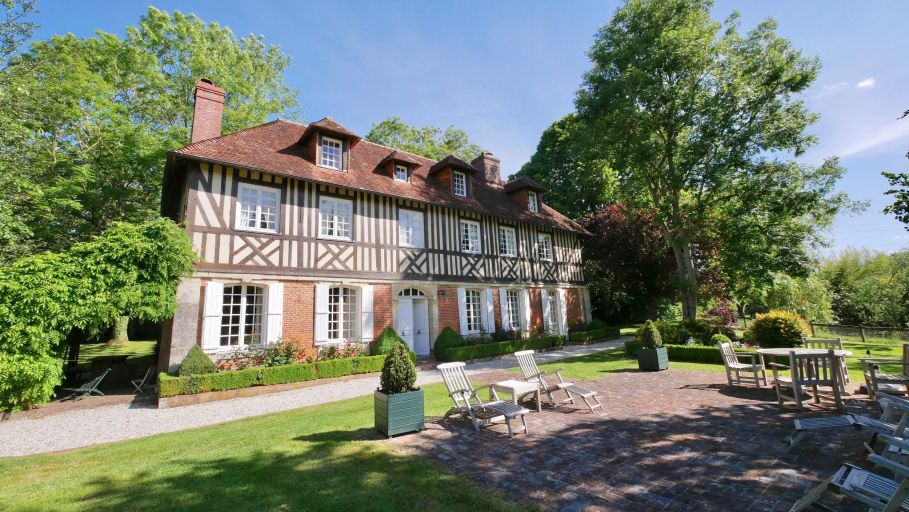 manor house 8 Rooms for sale on NOROLLES (14100)