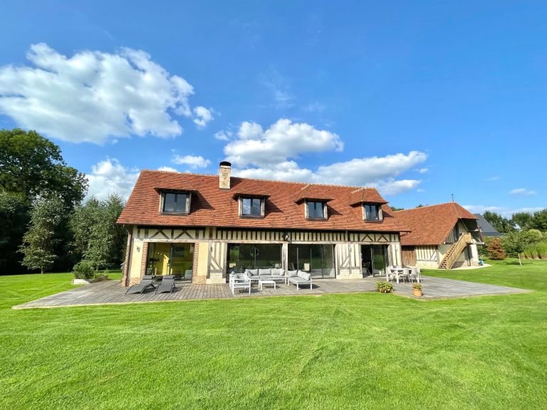 house 10 Rooms for sale on TOUQUES (14800)