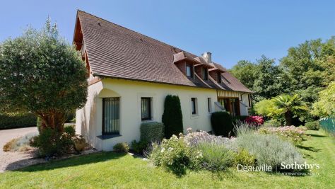 house 7 Rooms for sale on TROUVILLE SUR MER (14360) Sale House Trouville-sur-Mer 7 Rooms 290 m²