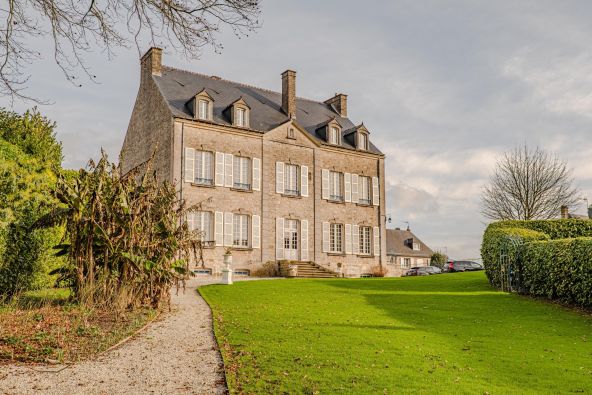 Sale Mansion (hôtel particulier) Valognes 12&nbsp;Rooms 460&nbsp;m²