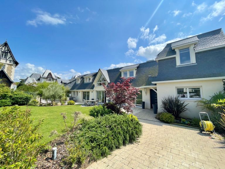 maison 7 Pièces en vente sur DEAUVILLE (14800)