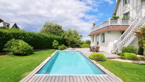 villa 9 Rooms for sale on BENERVILLE SUR MER (14910) Sale Villa Benerville-sur-Mer 9 Rooms 250 m²