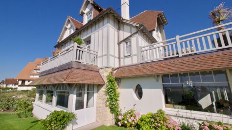 villa 9 Rooms for sale on BENERVILLE SUR MER (14910) Sale Villa Benerville-sur-Mer 9 Rooms 250 m²