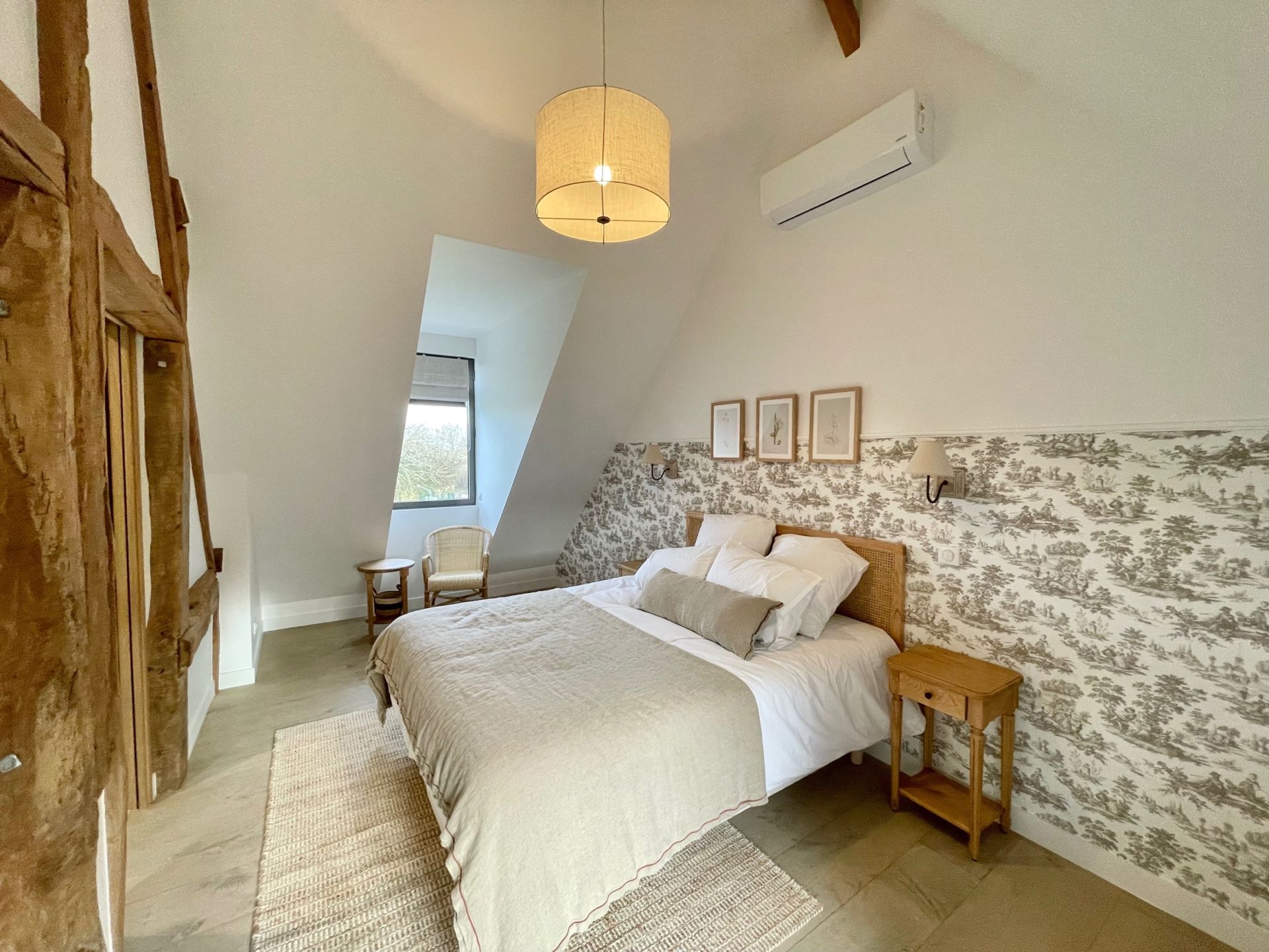 house 5 Rooms for seasonal rent on CRICQUEBOEUF (14113)