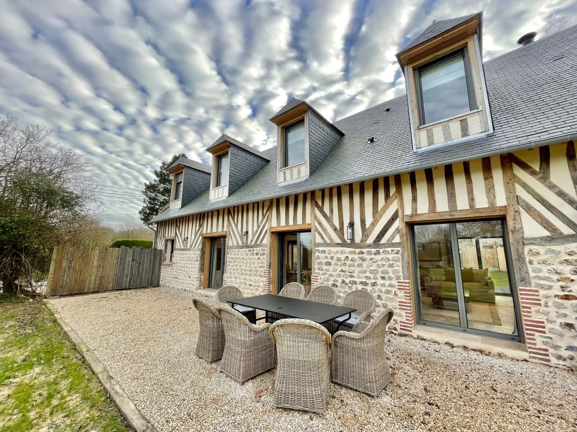 maison 32 Pièces en location saisonnière sur CRICQUEBOEUF (14113)