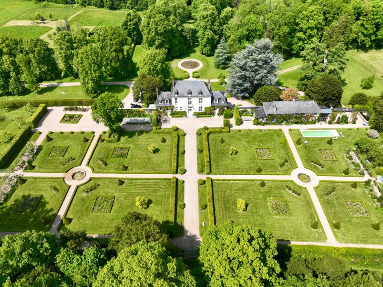 castle 15 Rooms for sale on CAUMONT (27310)