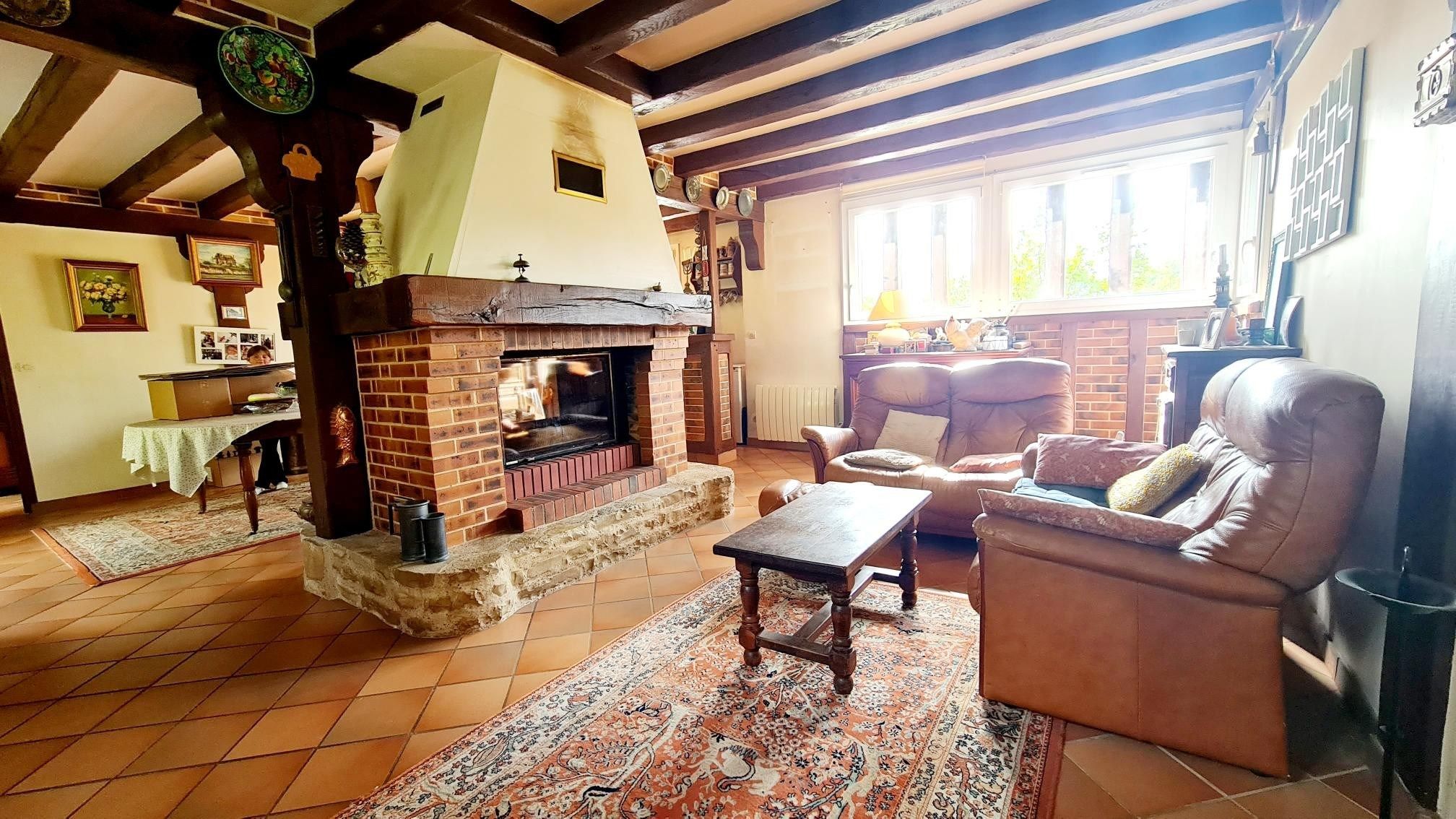house 7 Rooms for sale on PONT L EVEQUE (14130)