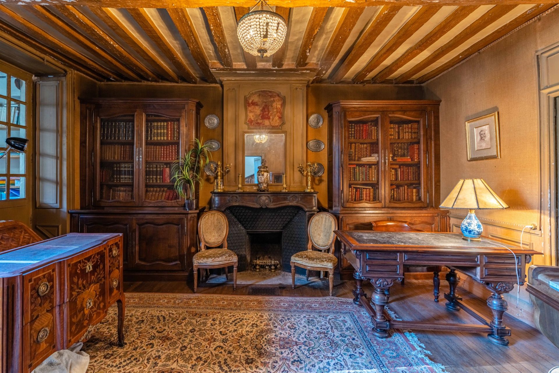 house 15 Rooms for sale on BAYEUX (14400)