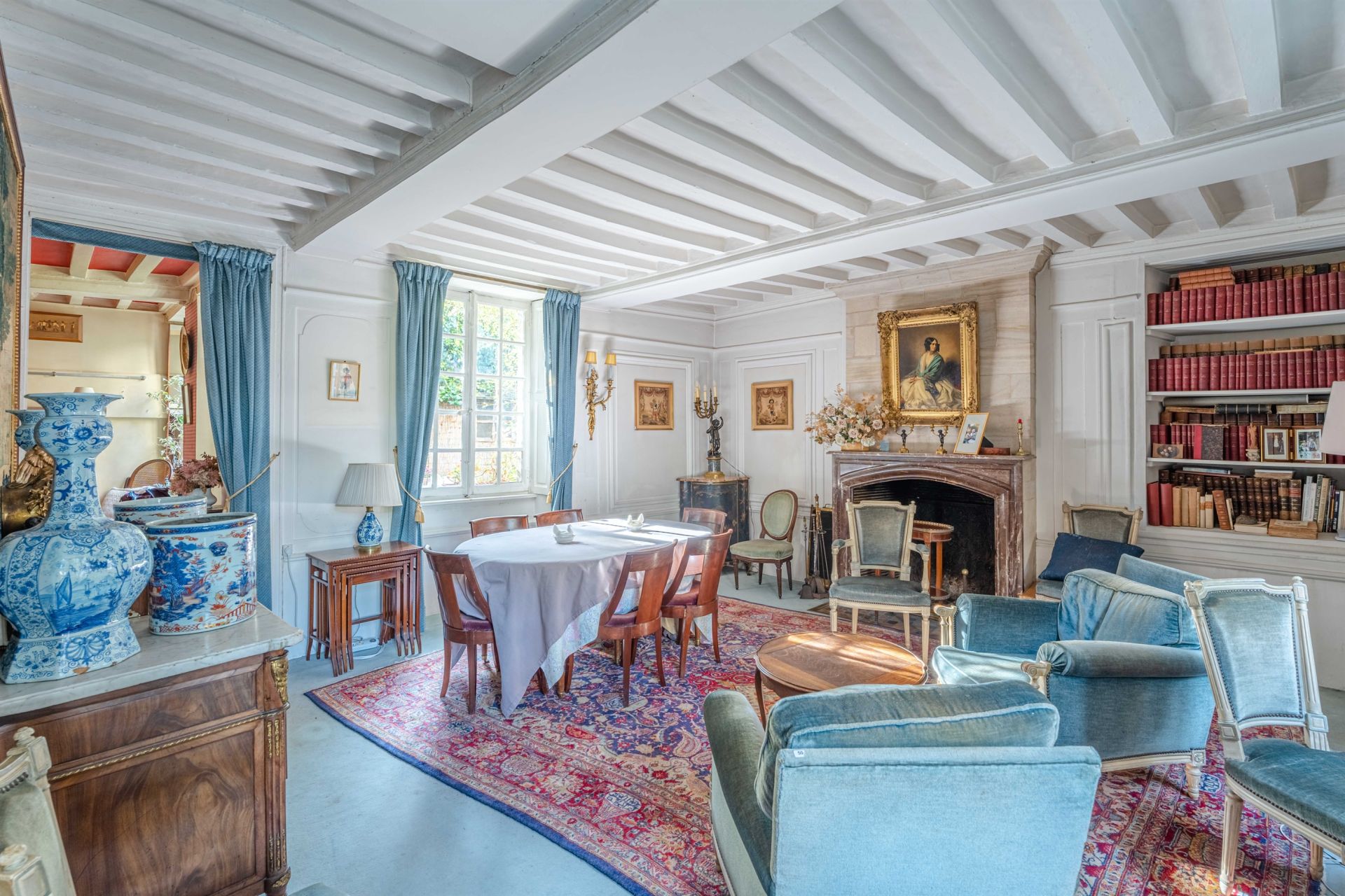 house 15 Rooms for sale on BAYEUX (14400)