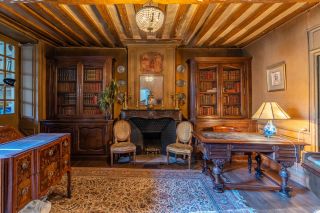 house 15 Rooms for sale on BAYEUX (14400)