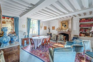 house 15 Rooms for sale on BAYEUX (14400)