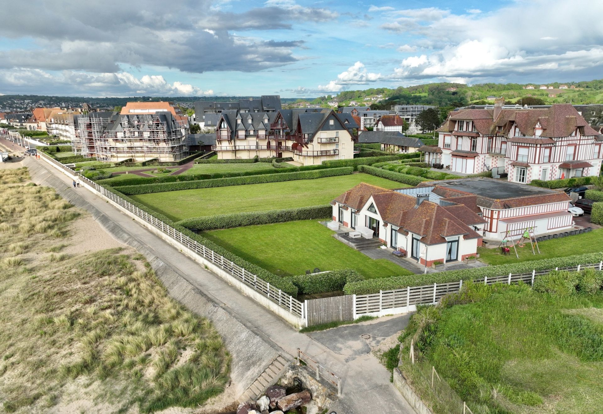 maison 6 Pièces en vente sur BENERVILLE SUR MER (14910)