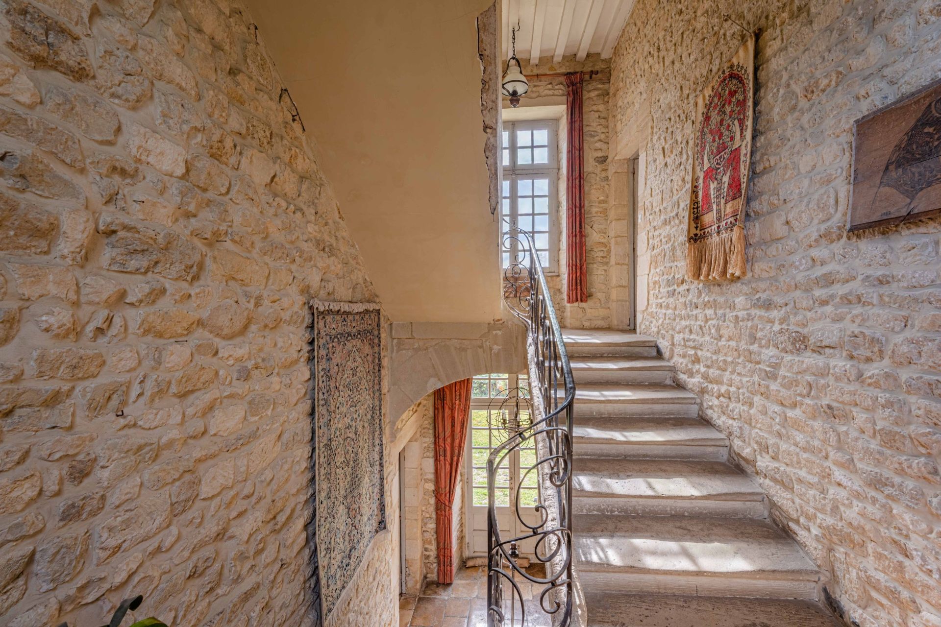 Norman house 10 Rooms for sale on BAYEUX (14400)