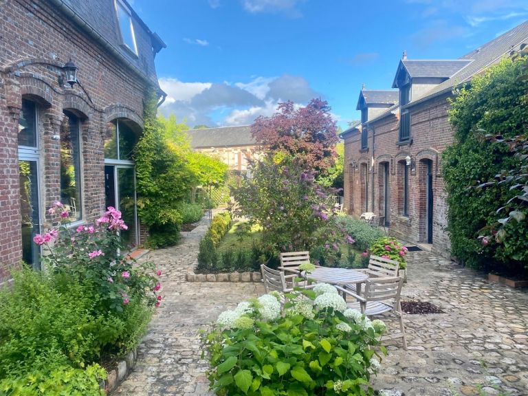 hôtel particulier 15 Pièces en vente sur ORBEC (14290)