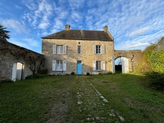 house 11 Rooms for sale on QUINEVILLE (50310)