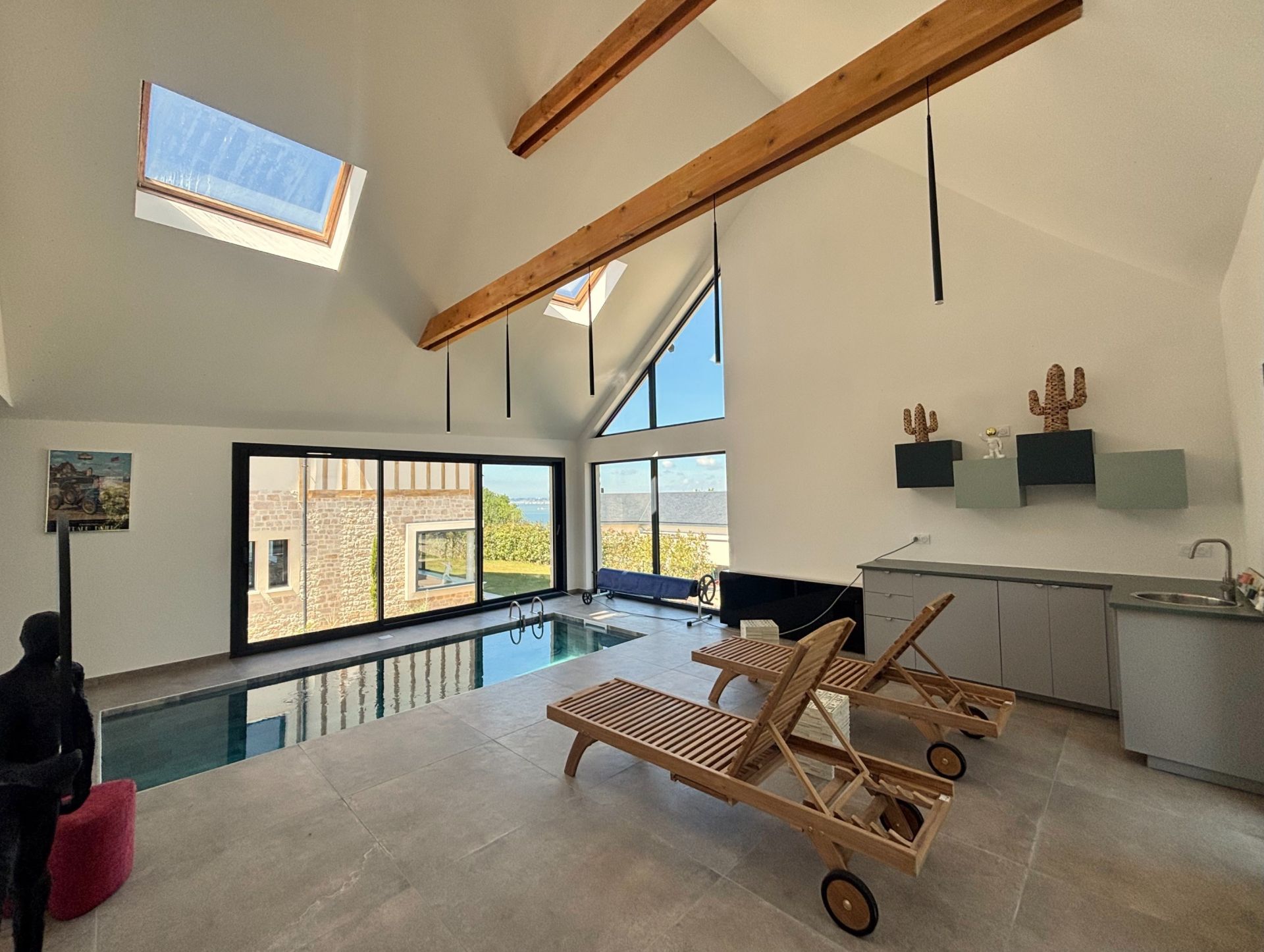 house 8 Rooms for sale on TROUVILLE SUR MER (14360)