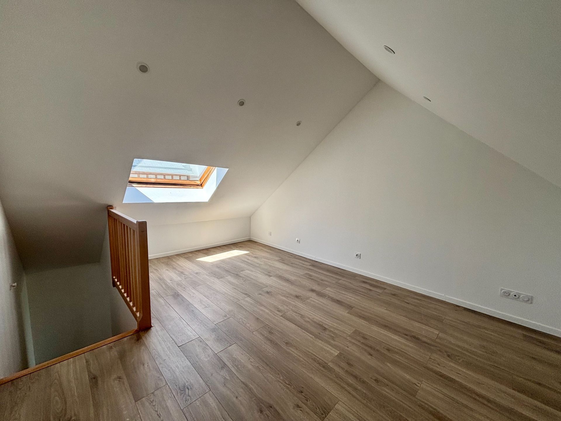 house 8 Rooms for sale on TROUVILLE SUR MER (14360)