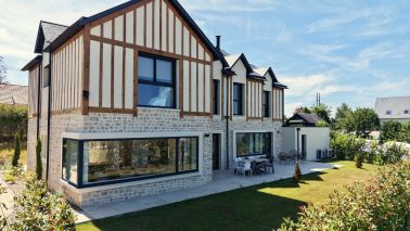 house 8 Rooms for sale on TROUVILLE SUR MER (14360)