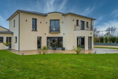 Sale House Jullouville 6 Rooms 241 m²