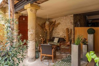 house 15 Rooms for sale on BAYEUX (14400)