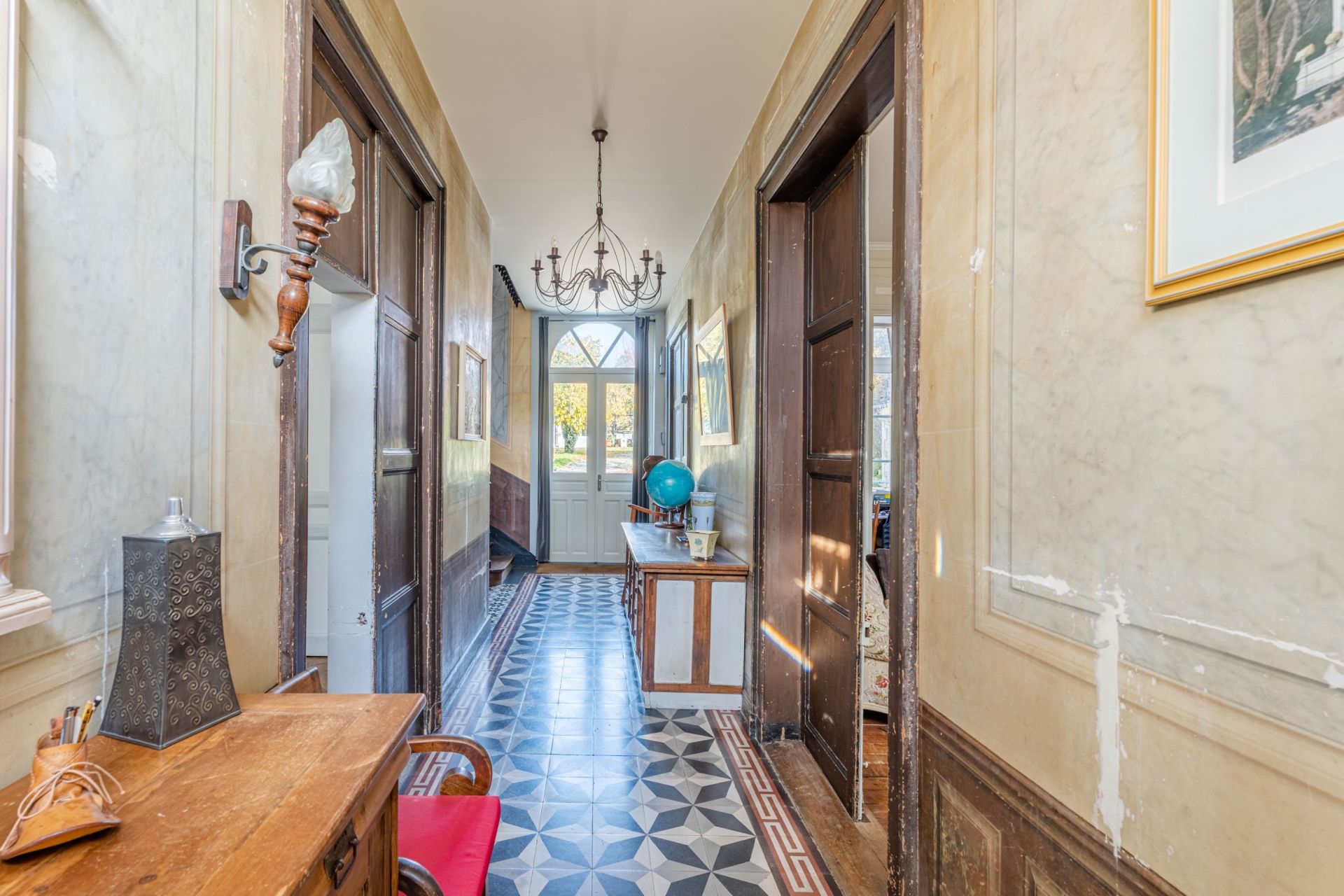 house 6 Rooms for sale on BAYEUX (14400)