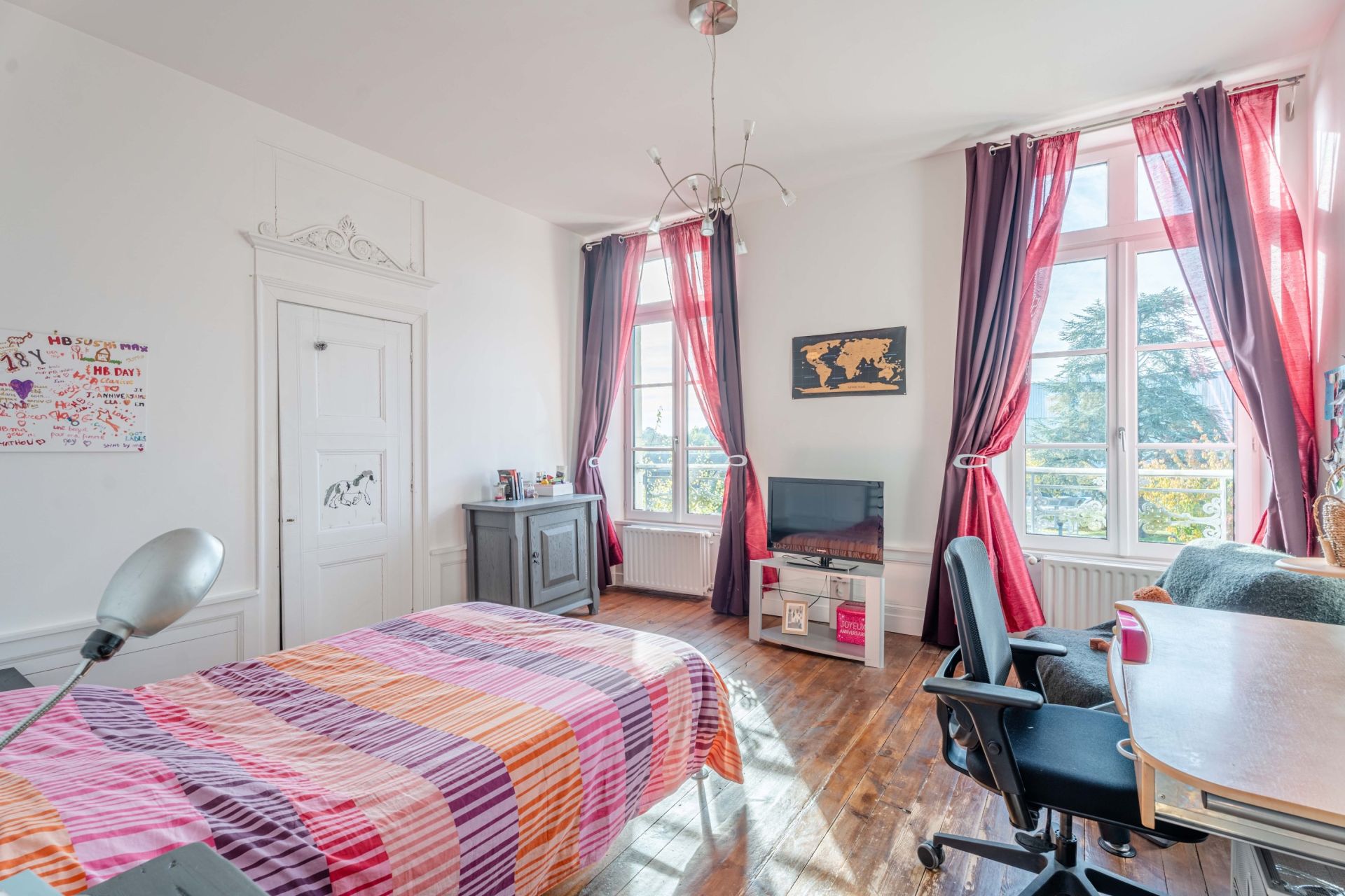 house 6 Rooms for sale on BAYEUX (14400)