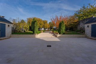 house 6 Rooms for sale on BAYEUX (14400)