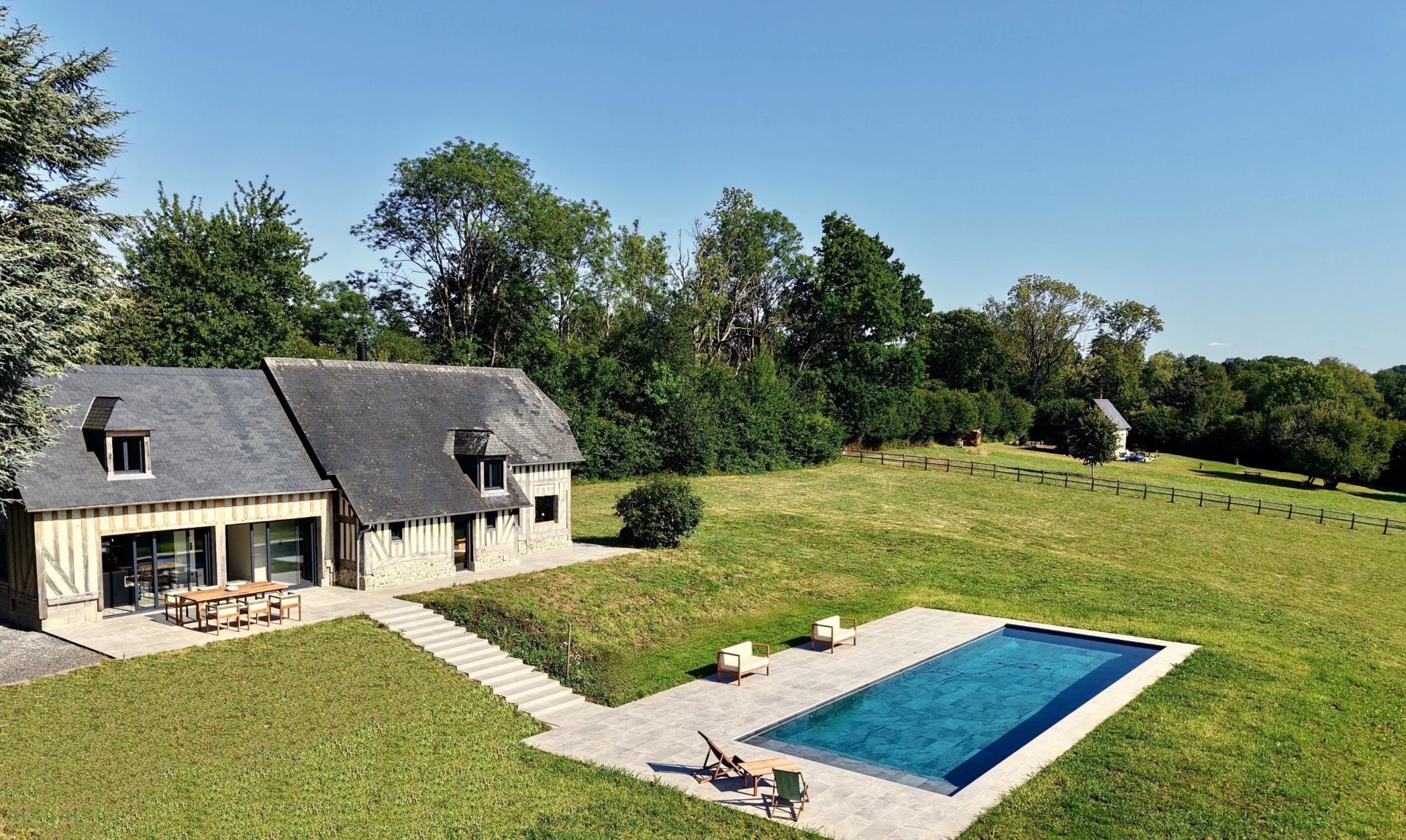 house 6 Rooms for sale on GLANVILLE (14950)