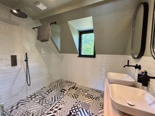 house 6 Rooms for sale on GLANVILLE (14950)