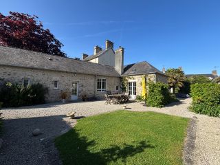 house 11 Rooms for sale on LESSAY (50430)