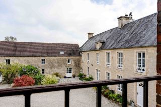 house 17 Rooms for sale on BAYEUX (14400)