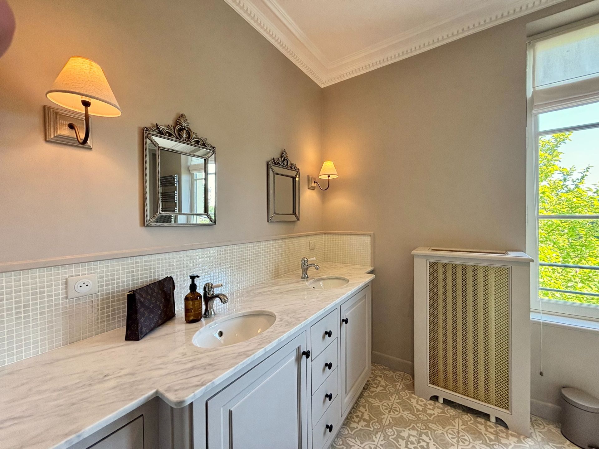 maison 9 Pièces en location saisonnière sur EQUEMAUVILLE (14600)