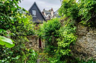 house 9 Rooms for sale on BAYEUX (14400)