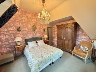 house 12 Rooms for sale on TOURGEVILLE (14800)