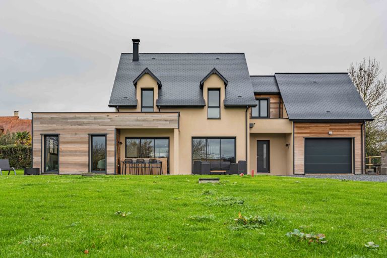 house 7 Rooms for sale on ST ETIENNE LA THILLAYE (14950)