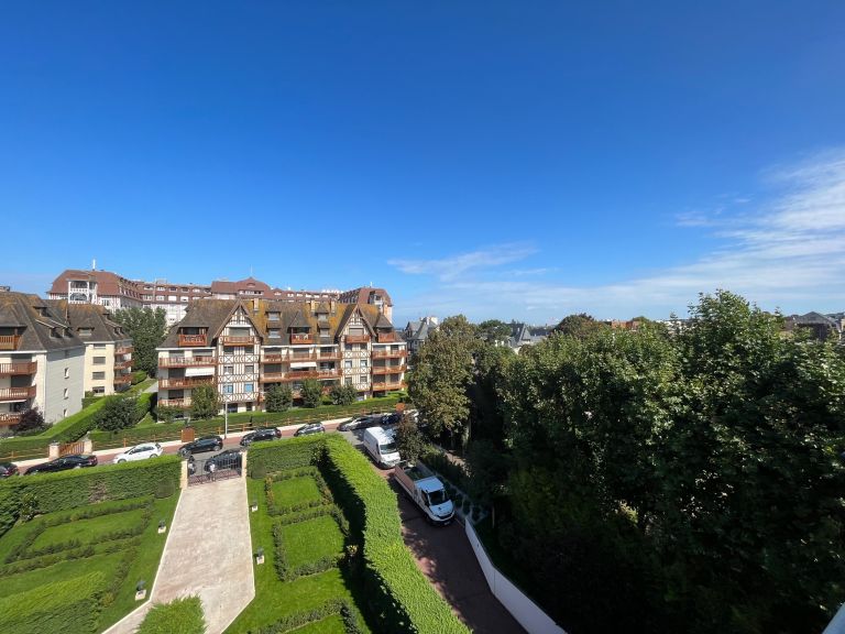 studio for sale on DEAUVILLE (14800)