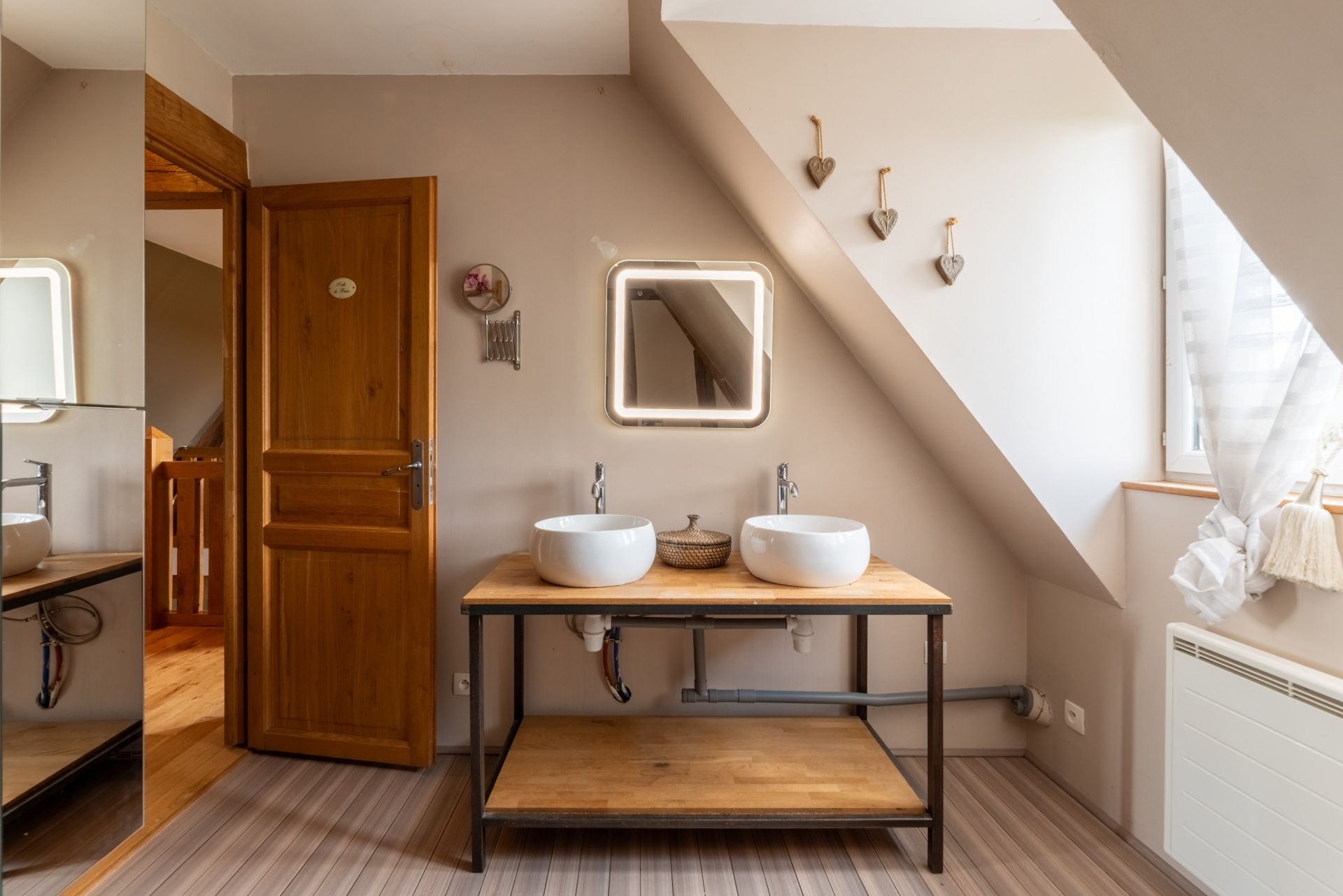 house 7 Rooms for sale on BARENTIN (76360)