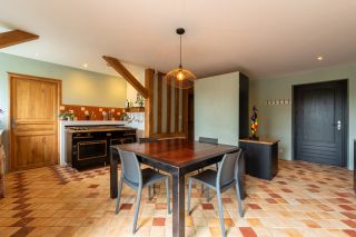 house 7 Rooms for sale on BARENTIN (76360)