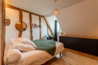 house 7 Rooms for sale on BARENTIN (76360)