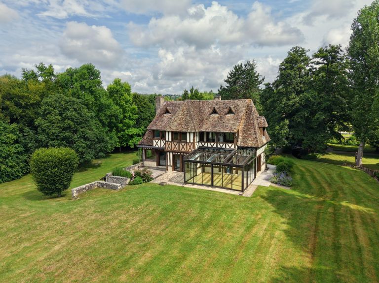 maison 9 Pièces en vente sur VAUVILLE (14800)